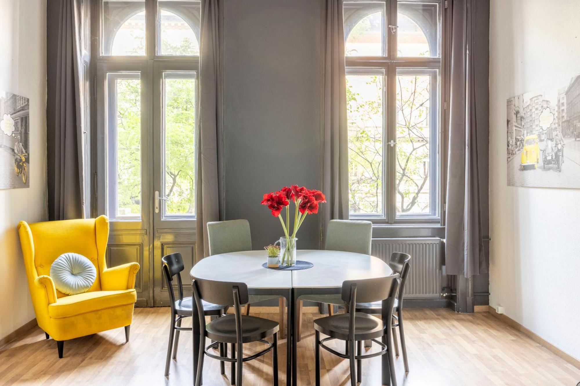 Cozy & Nostalgic Budapest Style Apartment In The Center Экстерьер фото