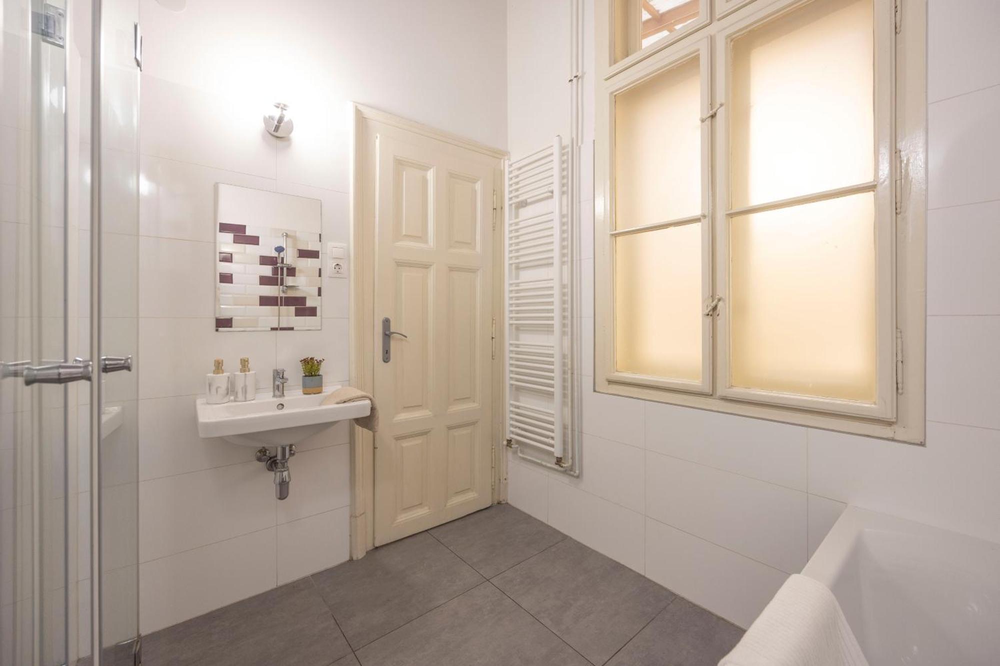 Cozy & Nostalgic Budapest Style Apartment In The Center Экстерьер фото